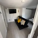 Swansea Studio Flat, 1-Bedroom, Central