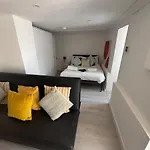 Swansea Studio Flat, 1-Bedroom, Central